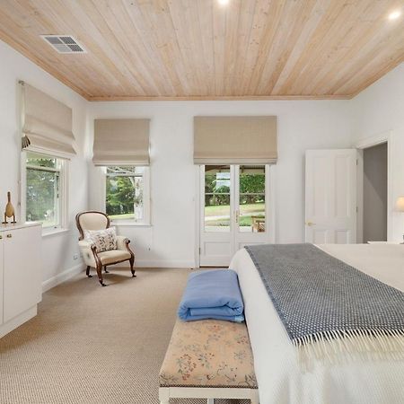 Mansfield Manor Villa Barwite Bagian luar foto